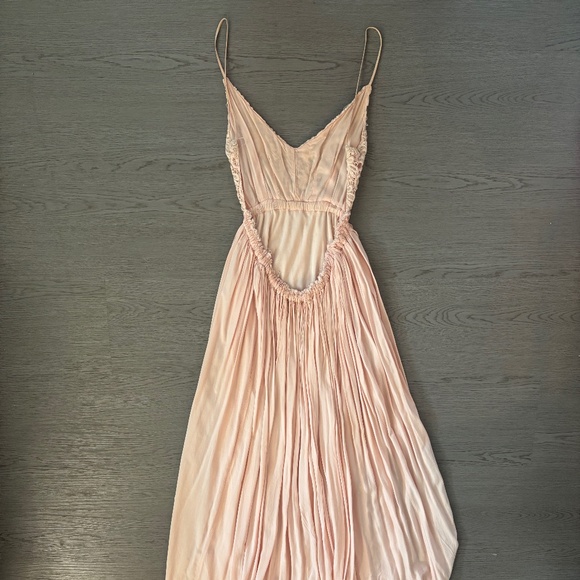 Pink low cut backless dress - Picture 3 of 3